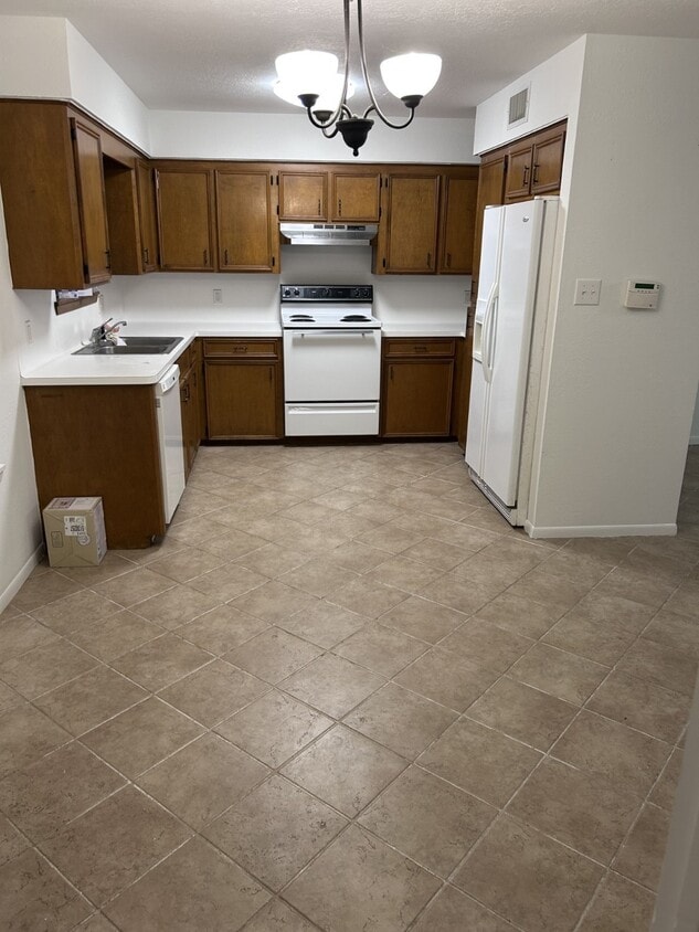 Primary Photo - 232 Olen St