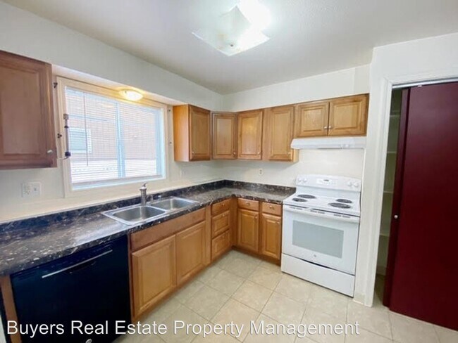 Building Photo - 933 E 46th Ct
