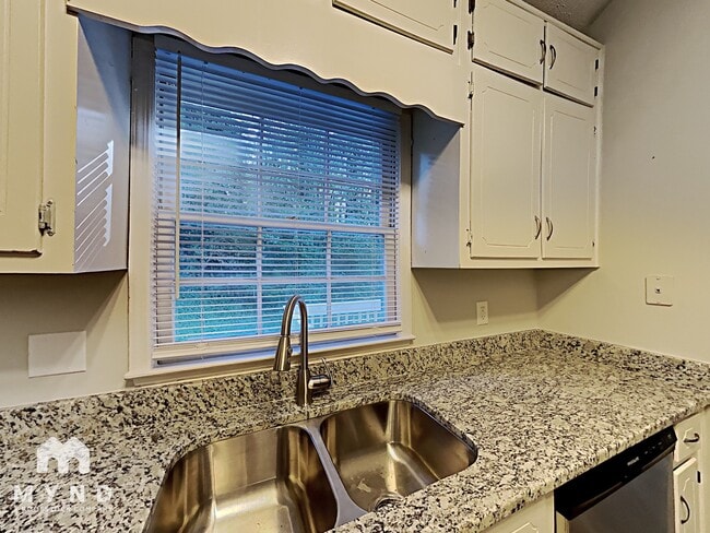 Foto del edificio - 1427 Hillside Pl SE