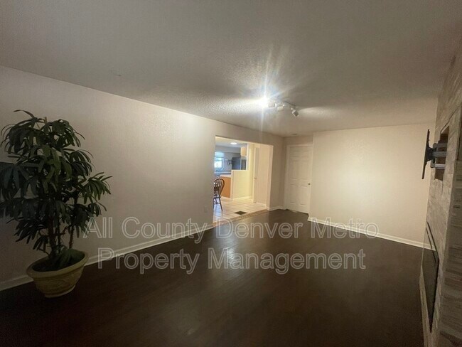 Foto del edificio - 2915 S Elati St