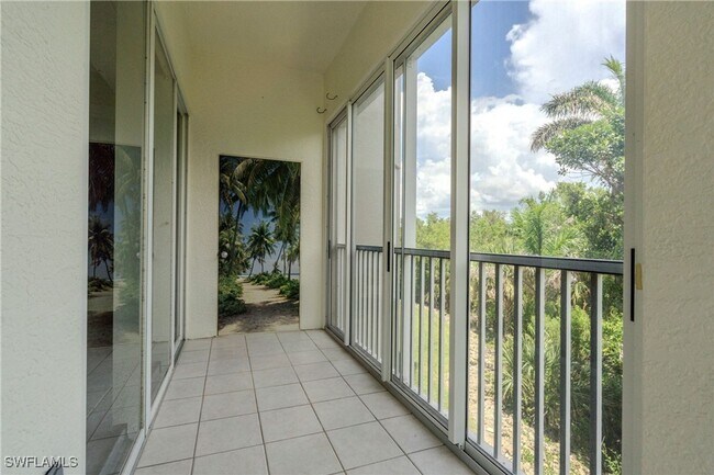 Foto del edificio - 14815 Laguna Dr