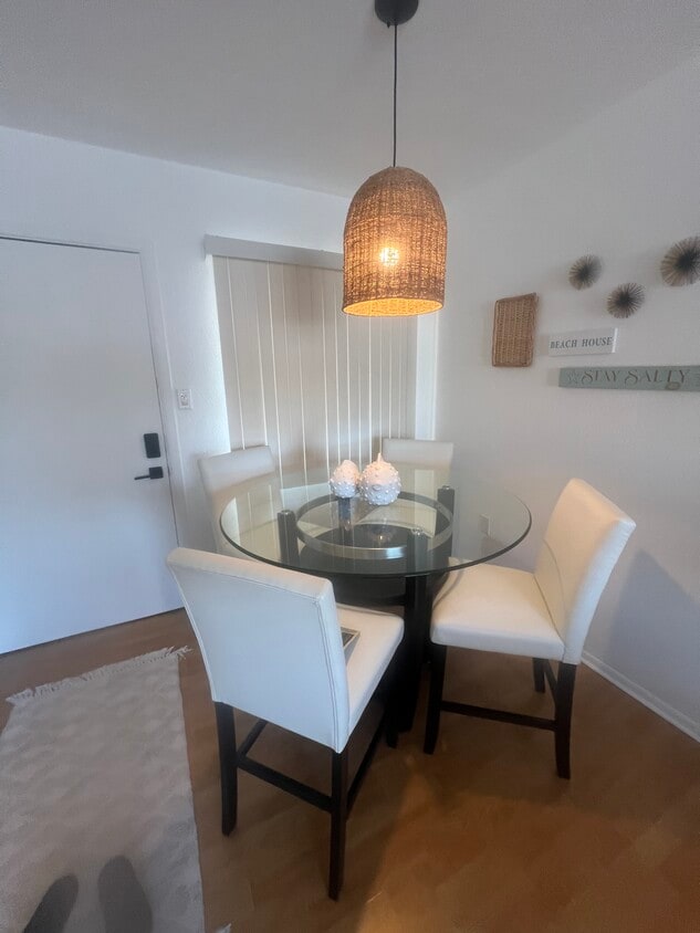 Foto principal - 2041 Sunset Dr