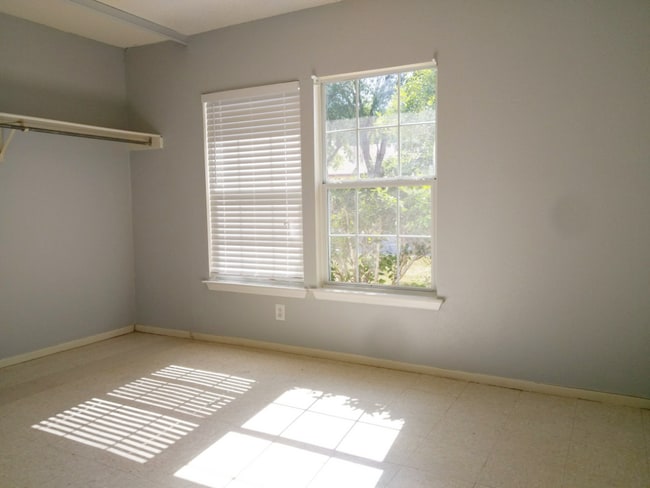 Building Photo - 2506 corian glen dr