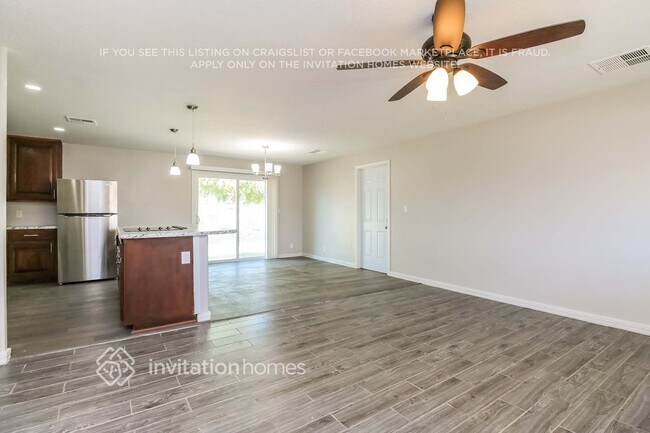 Foto del edificio - 1562 W Carol Ave