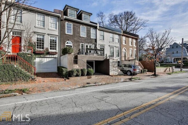 Building Photo - 166 5th St NE