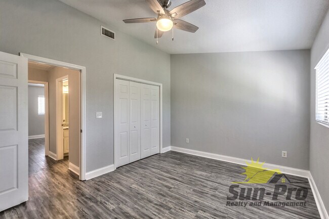 Foto del edificio - 480 Reed Canal Rd