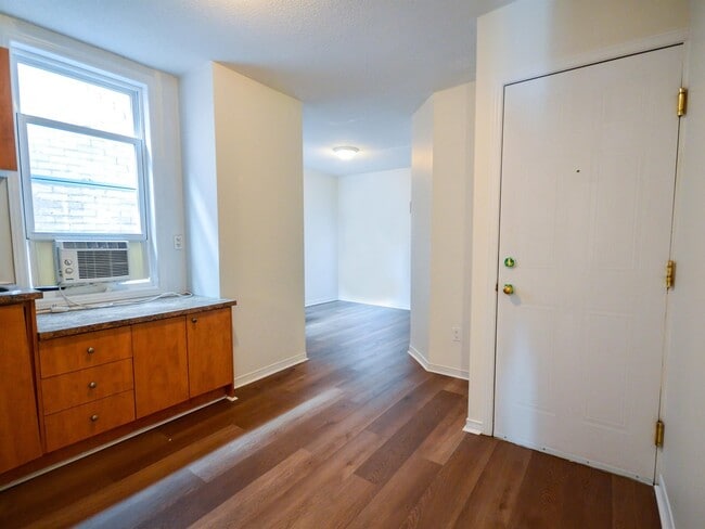 Building Photo - 477 Cumberland St