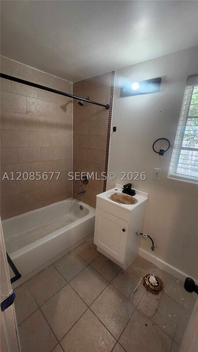 Building Photo - 847 81st St