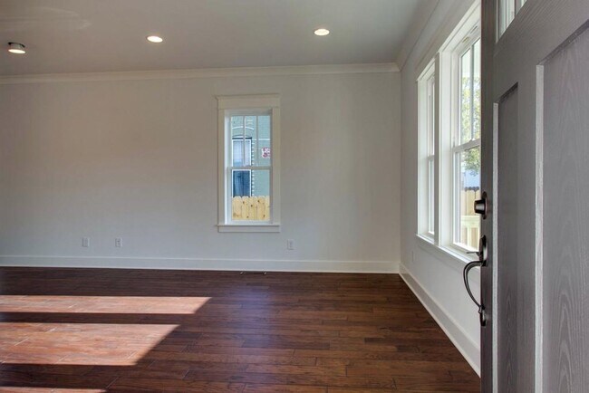 Foto del edificio - 2 Bedroom, 2.5 Bath Home in East Nashville
