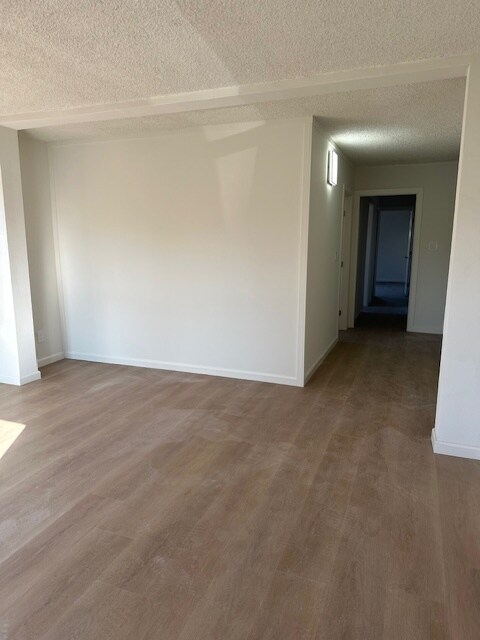 Sala de estar - 637 W 41st St