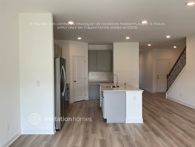 Foto del edificio - 271 W Millbrook Dr