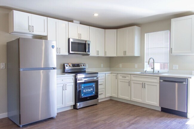 Foto del edificio - 88 Bayview Ave