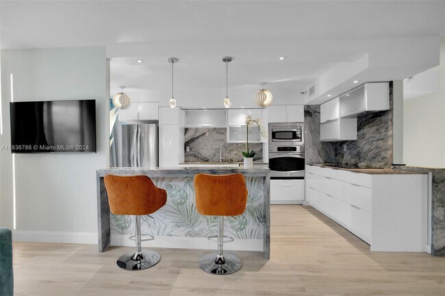 Foto del edificio - 3530 Mystic Pointe Dr