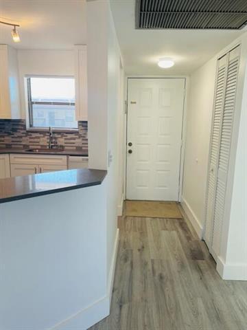 Foto del edificio - 21905 Lake Forest Cir