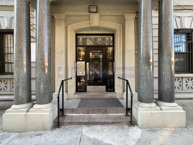 Building Photo - 12 Pinehurst Avenue