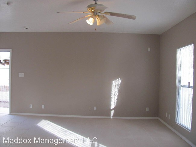 Building Photo - 2212 1/2 Rosendo Garcia Rd SW
