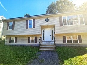 Building Photo - 17 Baxendale Ave