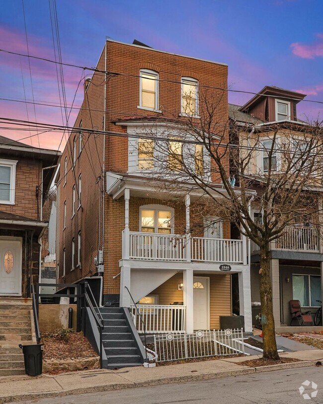 Building Photo - 1348 E 6th St