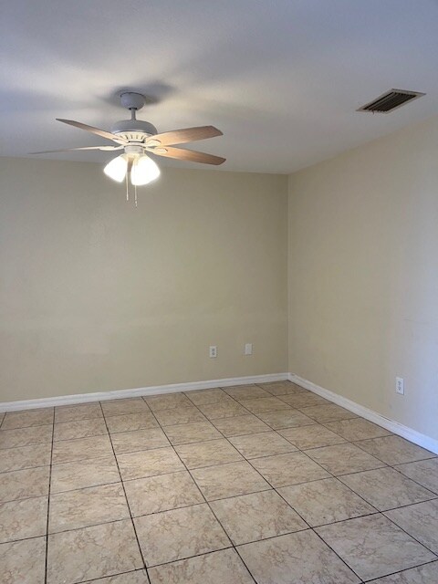 Foto del edificio - 4952 Golfview Blvd