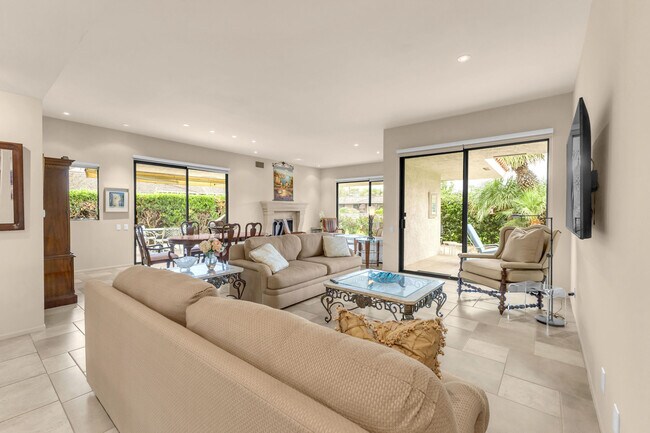 Building Photo - 31 Stanford Dr