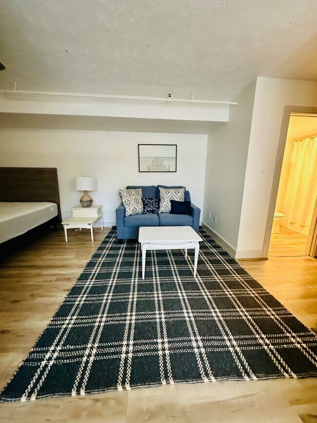Foto del edificio - Inviting Fully Furnished Studio Condo!