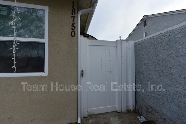 Building Photo - 18750 Valerio St