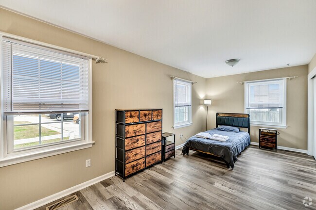 1HAB - 100SF - Dormitorio - 26 McDonald Rd