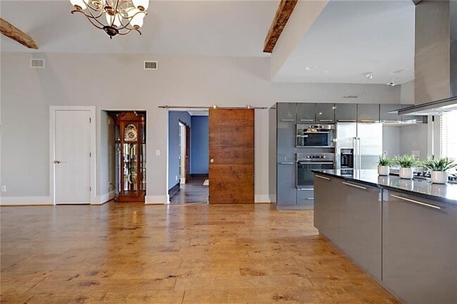 Building Photo - 2583 Mimms Ln