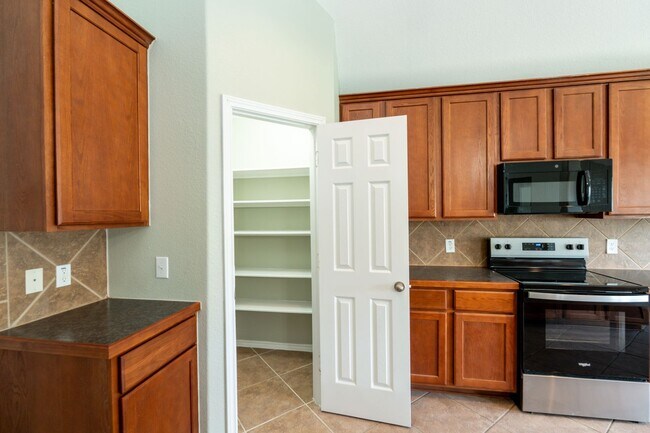 Foto del edificio - 11516 Sunny Creek Ln