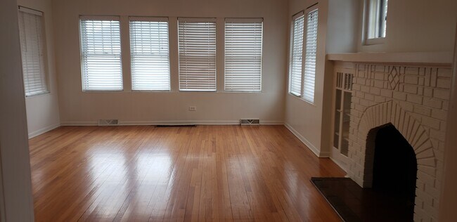 Foto del edificio - 283 W North Ave