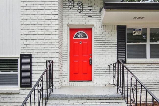 Building Photo - 2470 Glenrock Dr Unit A