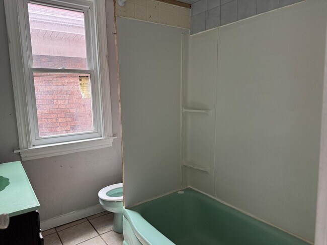 Foto del edificio - 1514 Fallowfield Ave