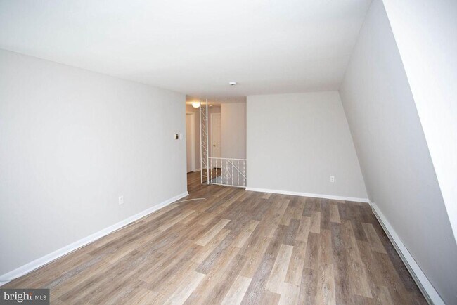 Building Photo - 13 Merion Terrace