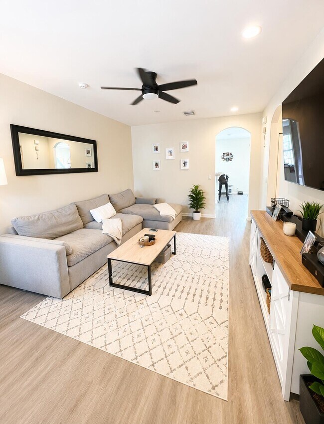 Building Photo - 7392 Briella Dr