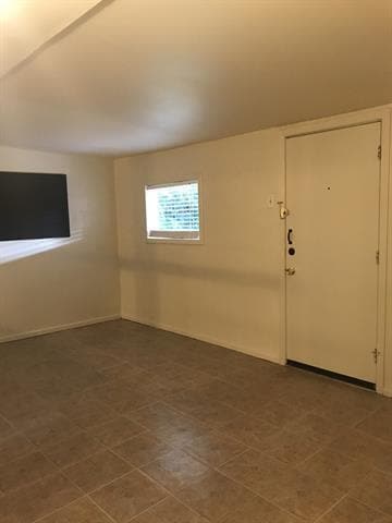 Building Photo - 850 Beechwood Ln