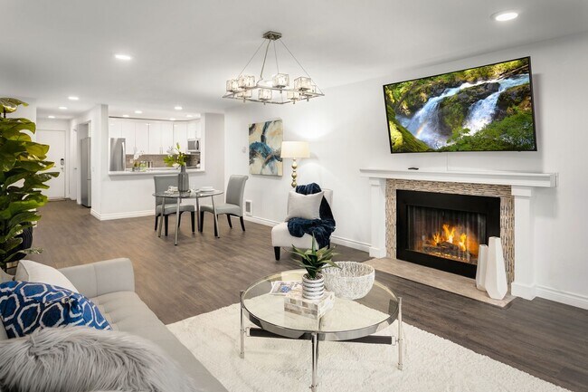 Foto del edificio - Spacious Condo on Main St. Bellevue!!