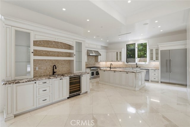 Foto del edificio - 5667 Lubao Ave