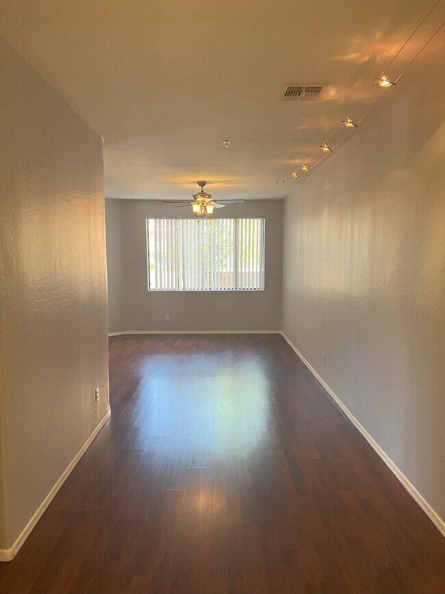 Foto del edificio - 7601 E Roosevelt St