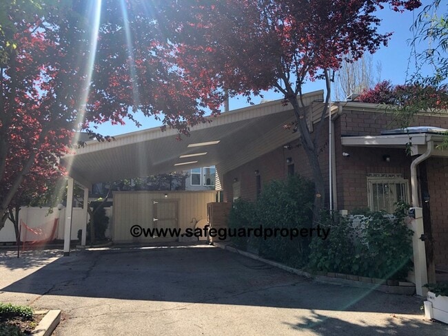 Photo - Charming Fully Furnished Bungalow in Millcreek House