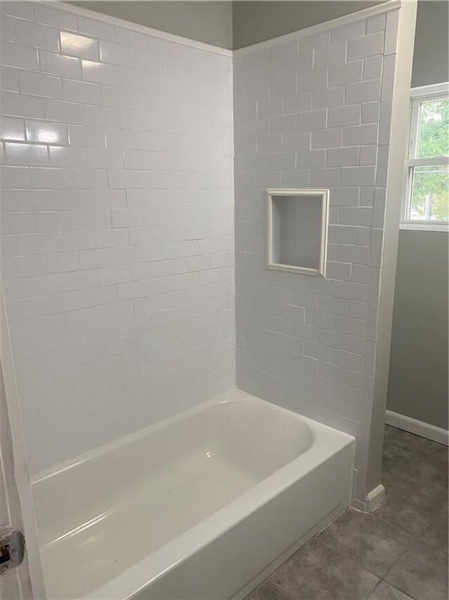 Building Photo - Renovated 3BR Single Family Home Near Downtown Providence & JWU Harborside