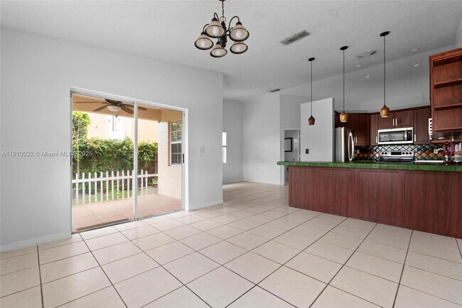 Foto del edificio - 15793 SW 43rd St