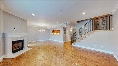 Building Photo - 11540 Moorpark St