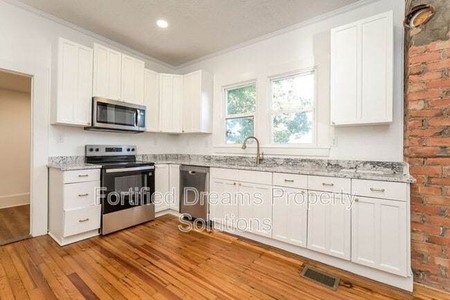 Foto del edificio - 410 Beaumont St SW