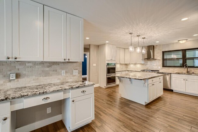 Foto del edificio - Beautifully updated Northwood home near Northridge Park