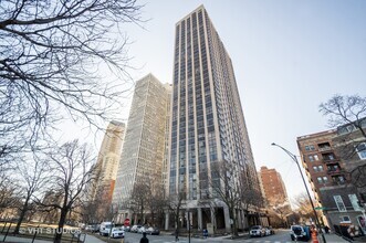 Building Photo - 2650 N Lakeview Ave