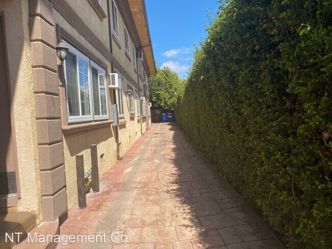 Foto del edificio - 2 br, 2 bath Apartment - 3728 Bentley Ave....