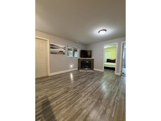 Building Photo - 35258 Firdale Ave