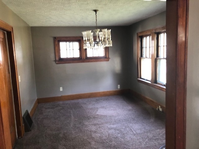 Building Photo - For Rent - 3 bedrooms & 1 bathroom house