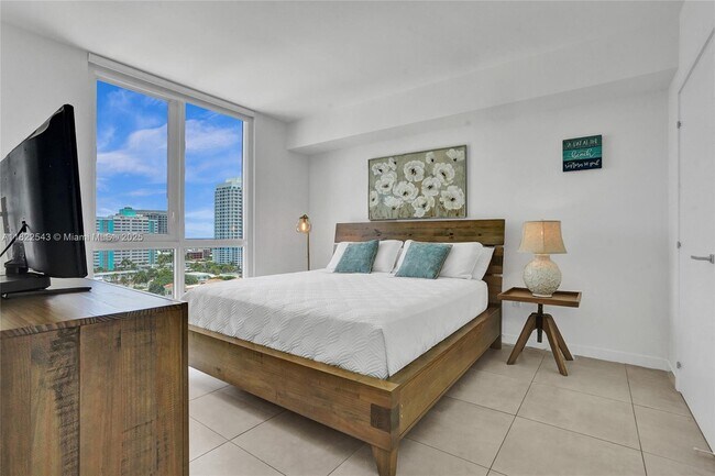 Foto del edificio - 401 N Birch Rd