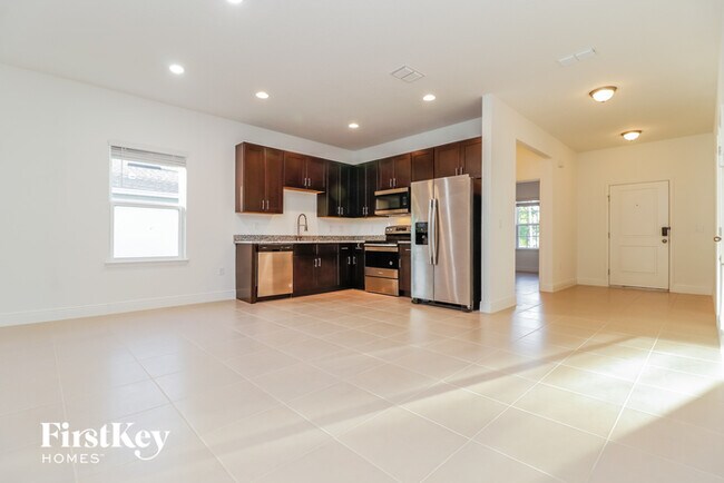 Building Photo - 353 Hibiscus Dr